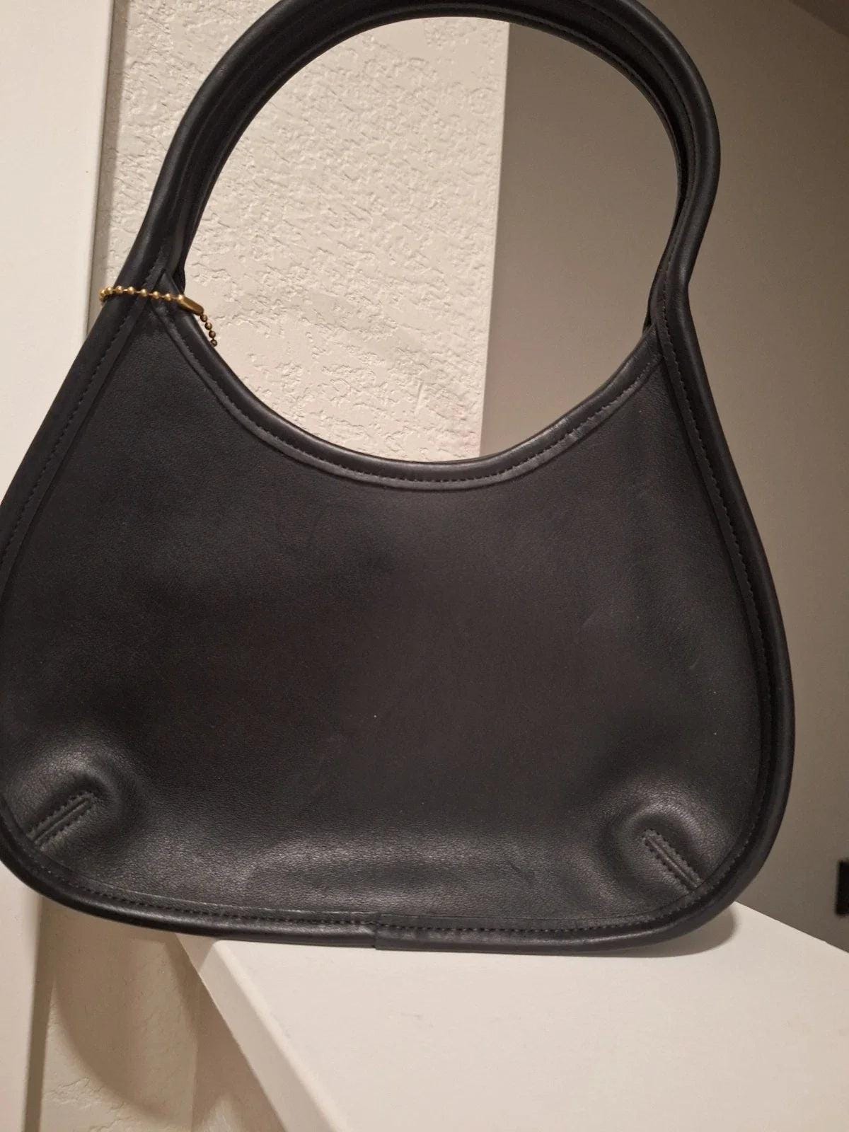 Vintage Coach 9027 Mini Ergo Black Leather Shoulder Bag 90s
