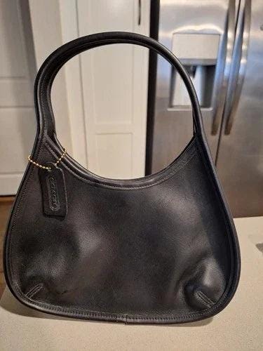 Vintage Coach 9027 Mini Ergo Black Leather Shoulder Bag 90s